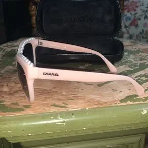Channel pearl cat eye sunglasses pink. CHANEL | Accessories | Channel Pearl Cat Eye Sunglasses Pink  main image 2
